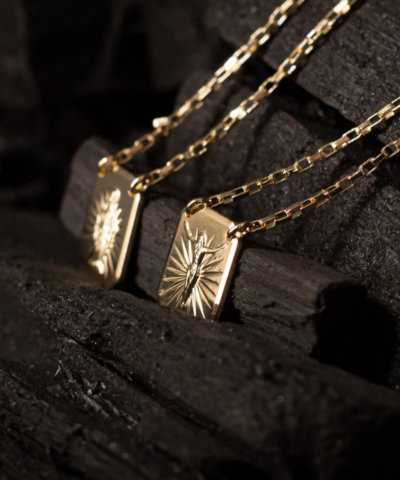 Escapulário com medalhas do Sagrado Coração de Jesus e Nossa Senhora - 60 cm - 7 g - Banho Ouro 18K